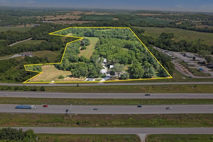 6925 Outer Rd, Odessa, MO à vendre - Photo de l’immeuble – Image 1 sur 47