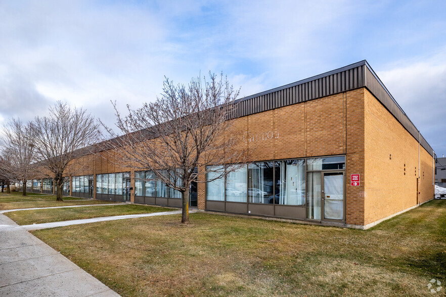 4060-4150 Rue Seré, Saint-Laurent, QC à louer - Photo de l’immeuble – Image 1 sur 6