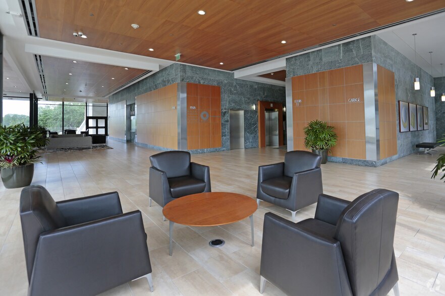 1301 Riverplace Blvd, Jacksonville, FL à louer - Hall d’entrée – Image 2 sur 14