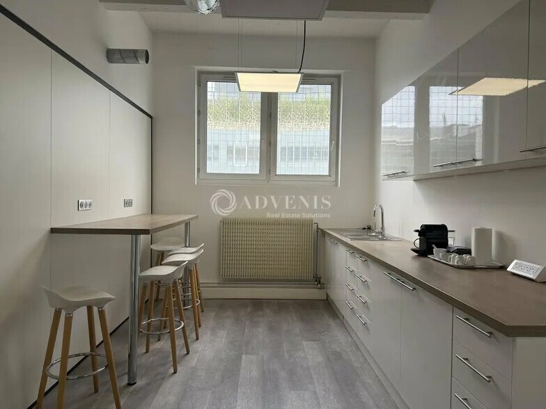 Bureau dans Vanves à louer - Photo de l’immeuble – Image 3 sur 11