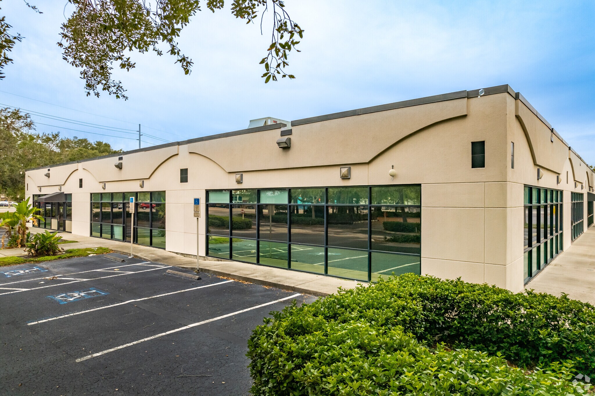 3901 Premier North Dr, Tampa, FL à louer Photo de l’immeuble– Image 1 sur 7