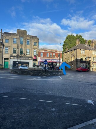 Plus de détails pour 10 St James Sq, Bacup - Local commercial à louer