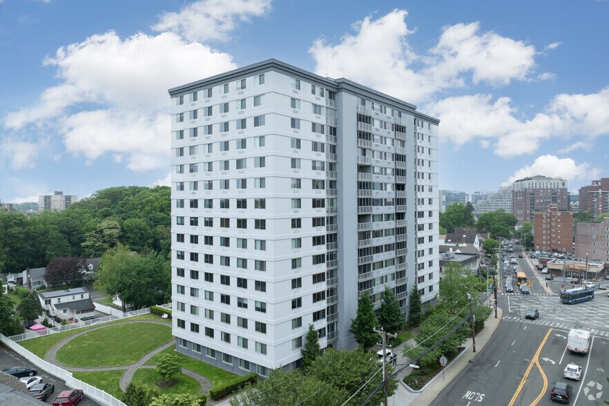 1 Strawberry Hill Ave, Stamford, CT à louer - Photo de l’immeuble – Image 3 sur 5