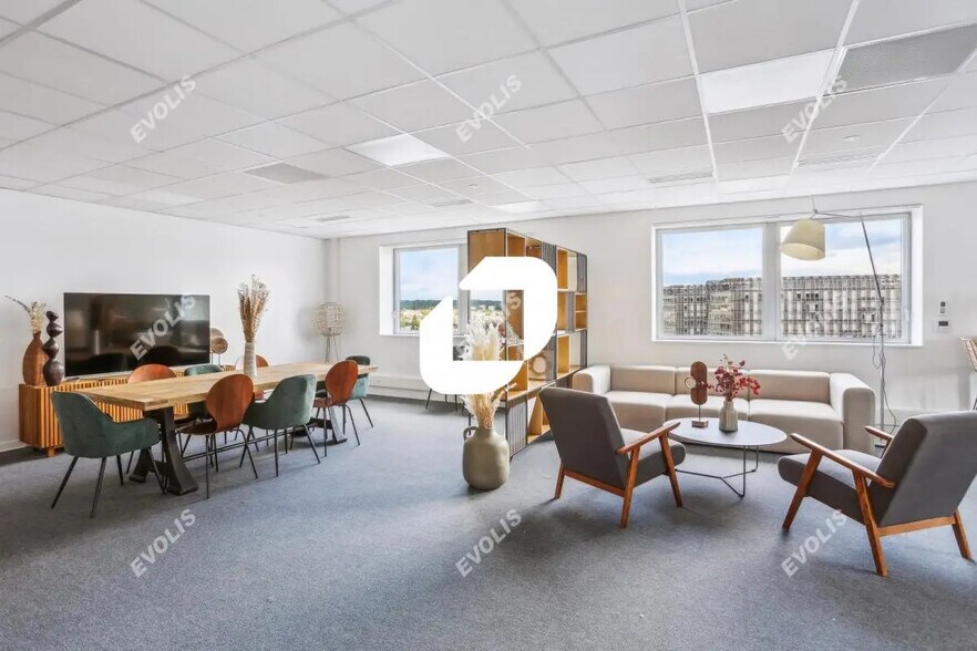 Bureau dans Fontenay-sous-Bois à louer - Photo de l’immeuble – Image 3 sur 7