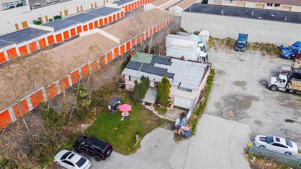 8626 120A St, Surrey, BC à vendre - Photo de l’immeuble – Image 2 sur 13