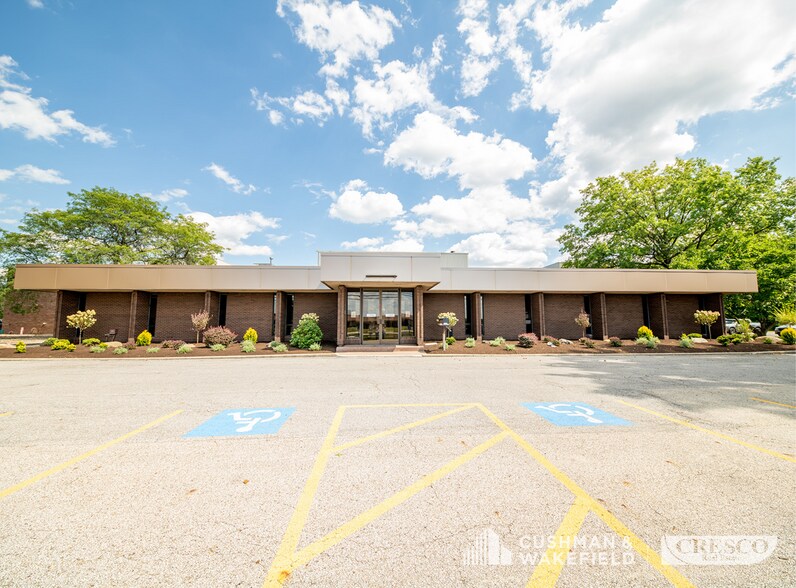 4445 Allen Rd, Stow, OH à vendre - Photo de l’immeuble – Image 2 sur 9