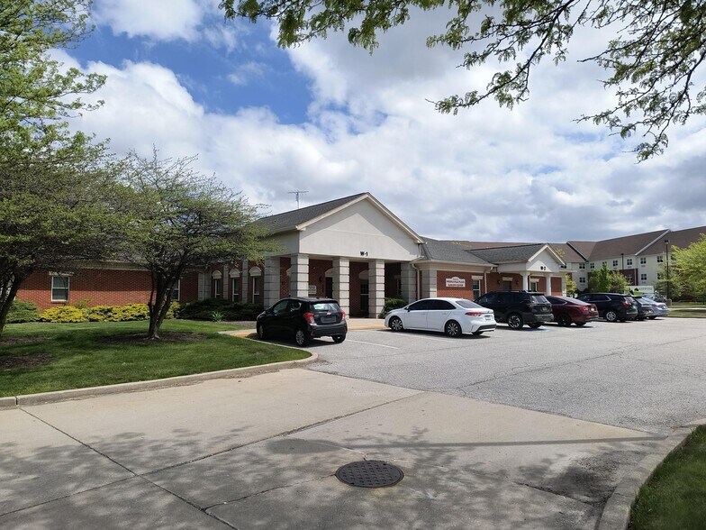 255 E 90th Dr, Merrillville, IN à louer - Photo de l’immeuble – Image 3 sur 15