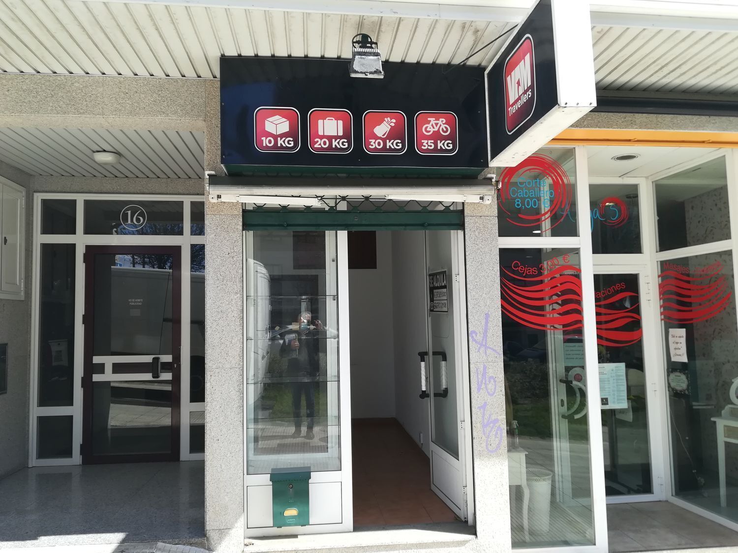 Local commercial dans Vigo, Pontevedra à vendre Hall d’entrée– Image 1 sur 16