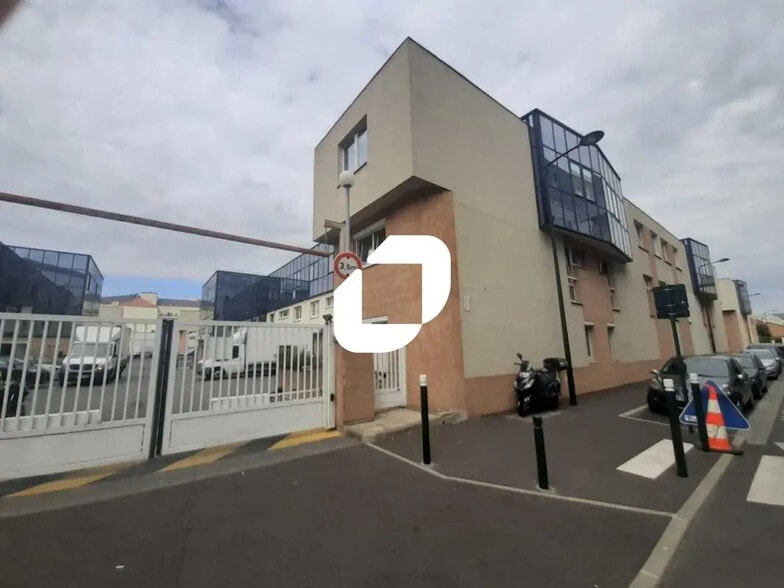 Bureau dans Alfortville à louer - Photo de l’immeuble – Image 1 sur 3