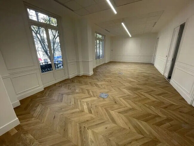 Plus de détails pour 29 Boulevard De Courcelles, Paris - Bureau à louer