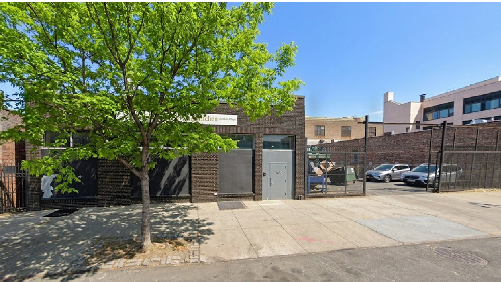 36-56 34th St, Long Island City, NY à louer - Photo de l’immeuble – Image 1 sur 2