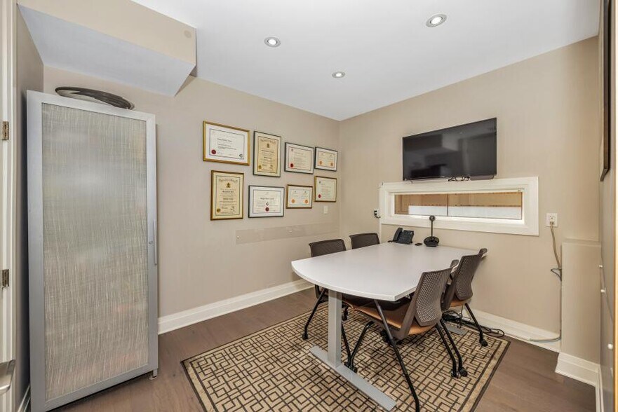 360 Ravenhill Av E, Ottawa, ON à vendre - Photo intérieure – Image 3 sur 12