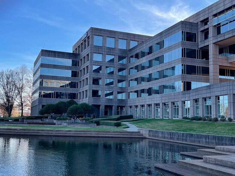 907 Explorer Blvd NW, Huntsville, AL à vendre - Photo de l’immeuble – Image 3 sur 21