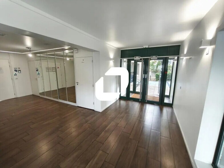 Bureau dans Créteil à louer - Photo de l’immeuble – Image 2 sur 6