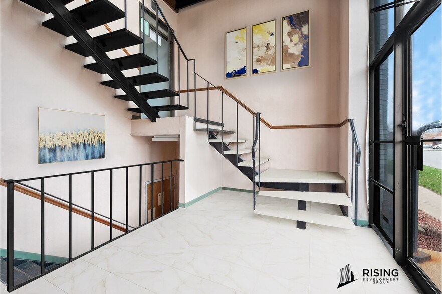 10001 W Roosevelt Rd, Westchester, IL à vendre - Photo de l’immeuble – Image 3 sur 33