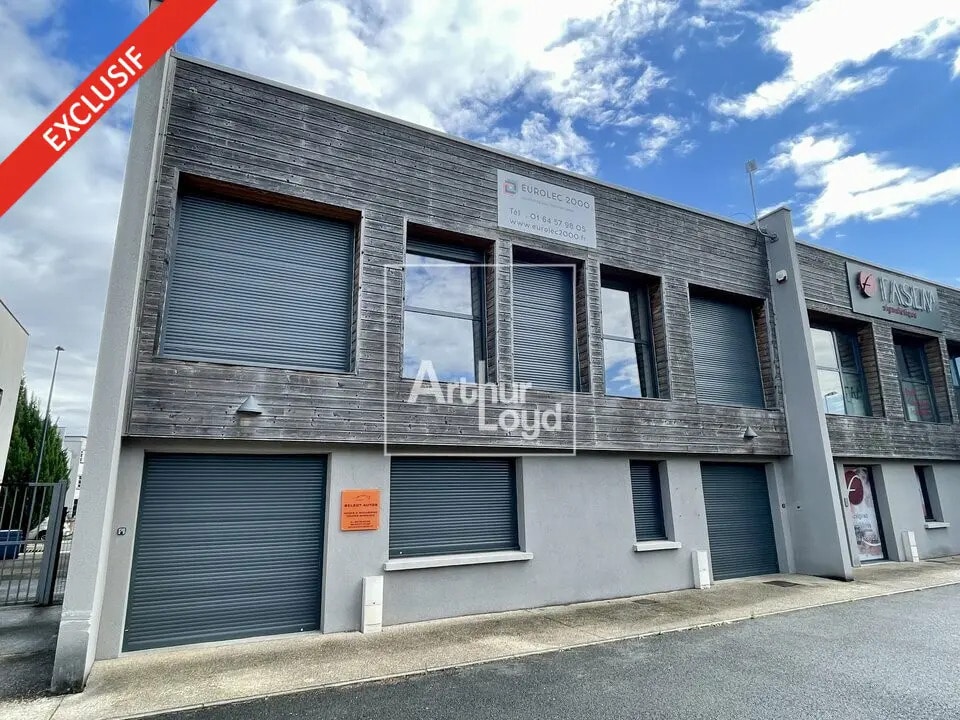 4-6 Rue De La Mare À Tissier, Saint-Pierre-du-Perray à louer Photo de l’immeuble– Image 1 sur 5