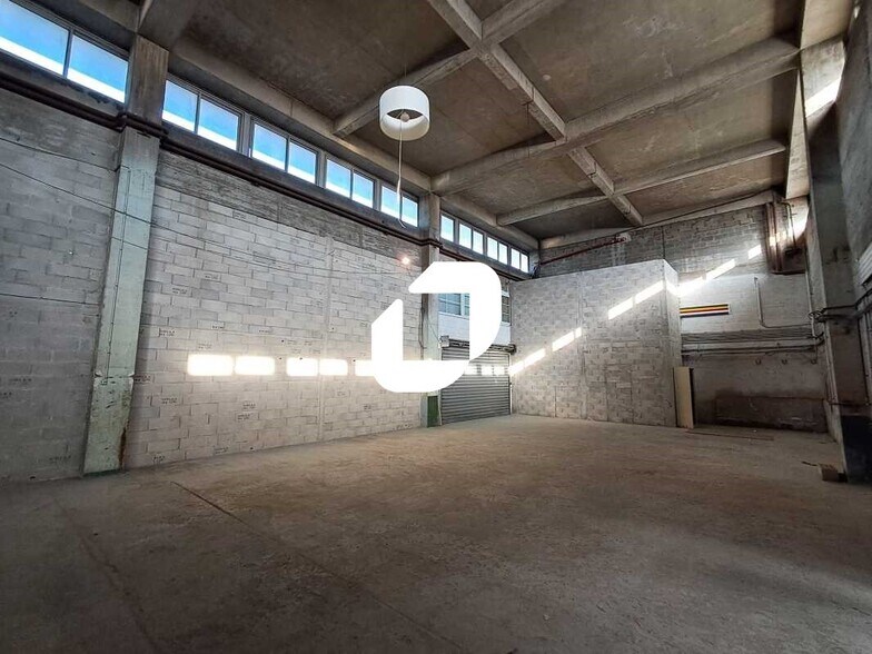 Local d’activités dans Nanterre à louer - Photo de l’immeuble – Image 3 sur 3