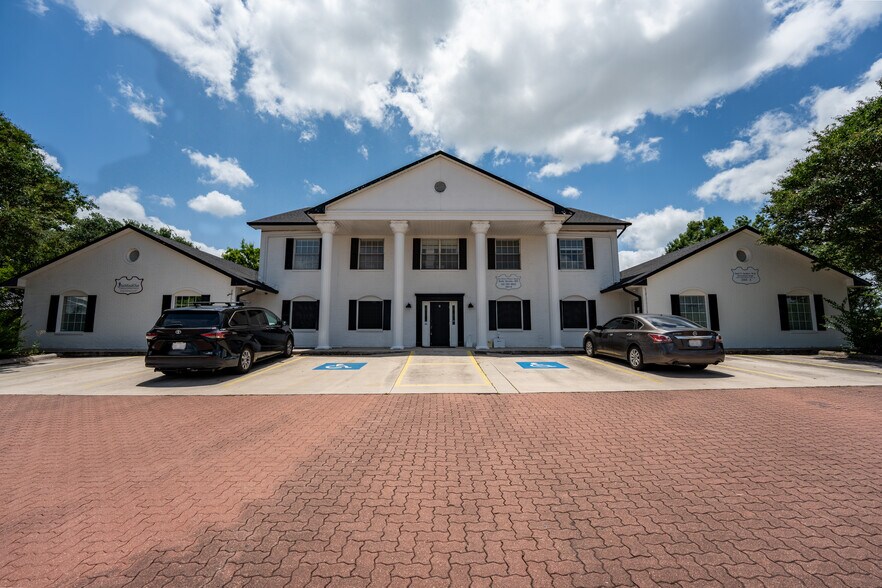2003 Medical Pky, San Marcos, TX à vendre - Photo de l’immeuble – Image 2 sur 41