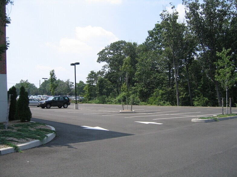 180 Sylvan Ave, Englewood Cliffs, NJ à louer - Photo de l’immeuble – Image 3 sur 7