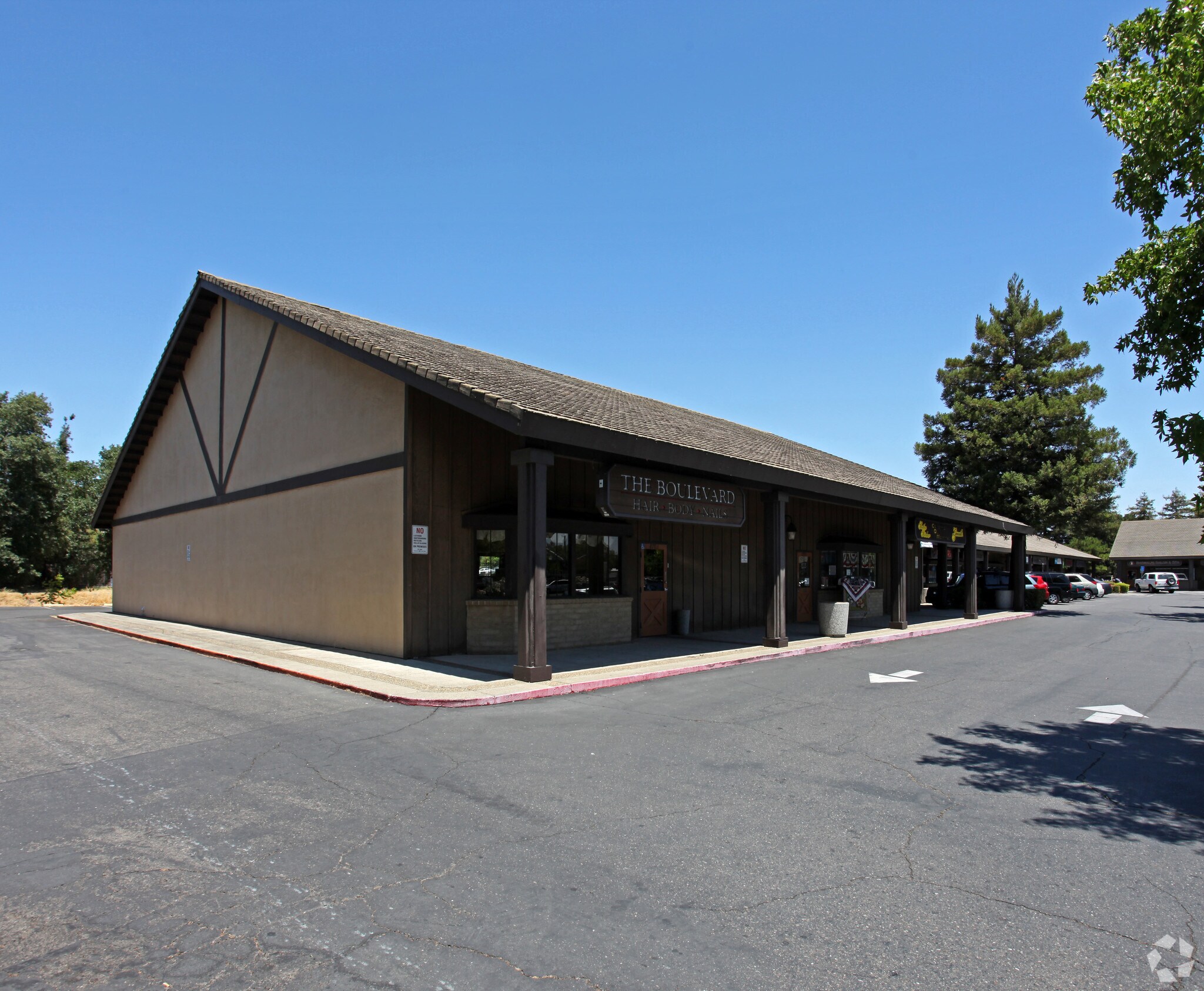 8703-8737 Elk Grove Blvd, Elk Grove, CA à louer Photo principale– Image 1 sur 5