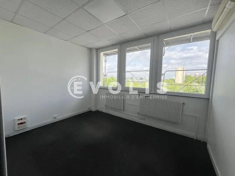 Bureau dans Rosny-sous-Bois à louer - Photo de l’immeuble – Image 3 sur 9