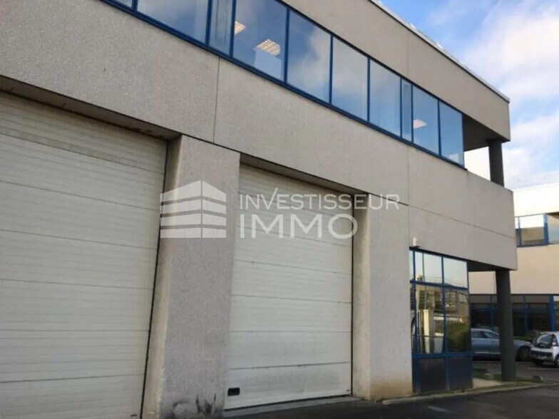 Local d’activités dans Gennevilliers à louer - Photo de l’immeuble – Image 3 sur 4
