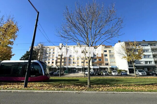 Plus de détails pour 39 Avenue Du Drapeau, Dijon - Local commercial à louer