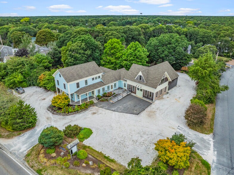 1012 MA-28, Harwich, MA à vendre - Photo de l’immeuble – Image 2 sur 4