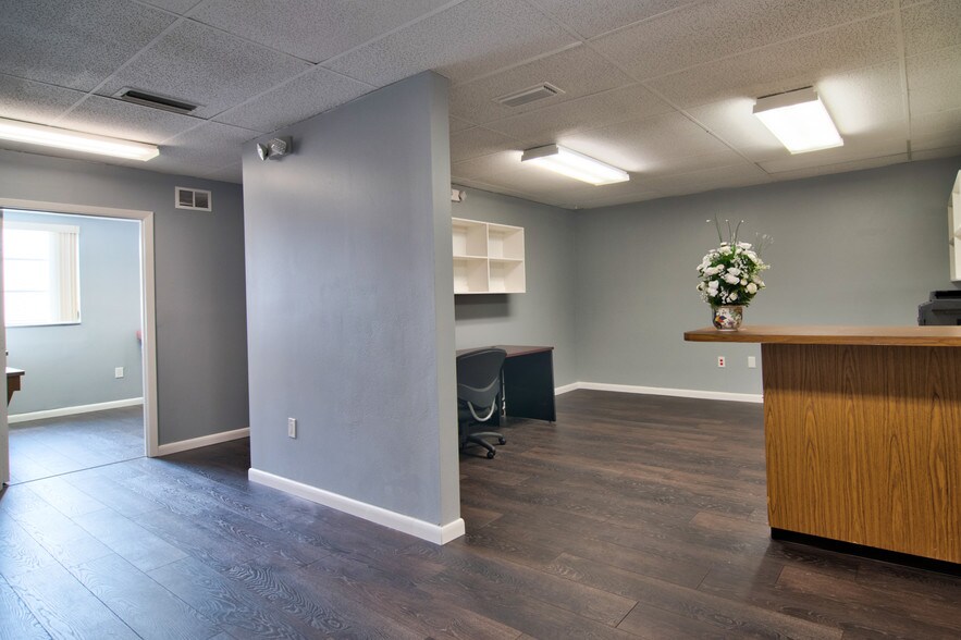 Northside Professional Complex, Saint Petersburg, FL à louer - Photo intérieure – Image 2 sur 61