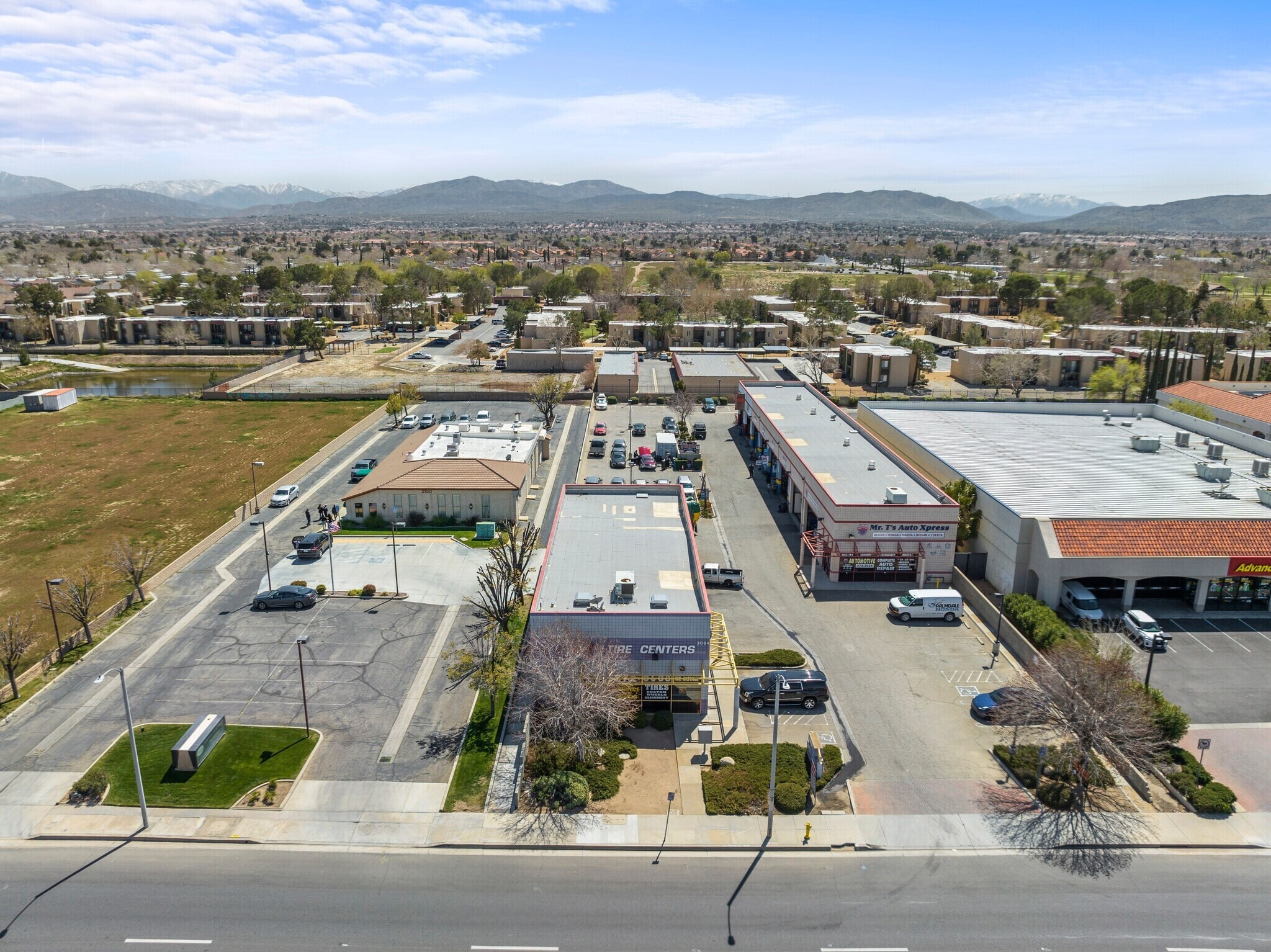 3084 E Palmdale Blvd, Palmdale, CA à louer Photo intérieure– Image 1 sur 3