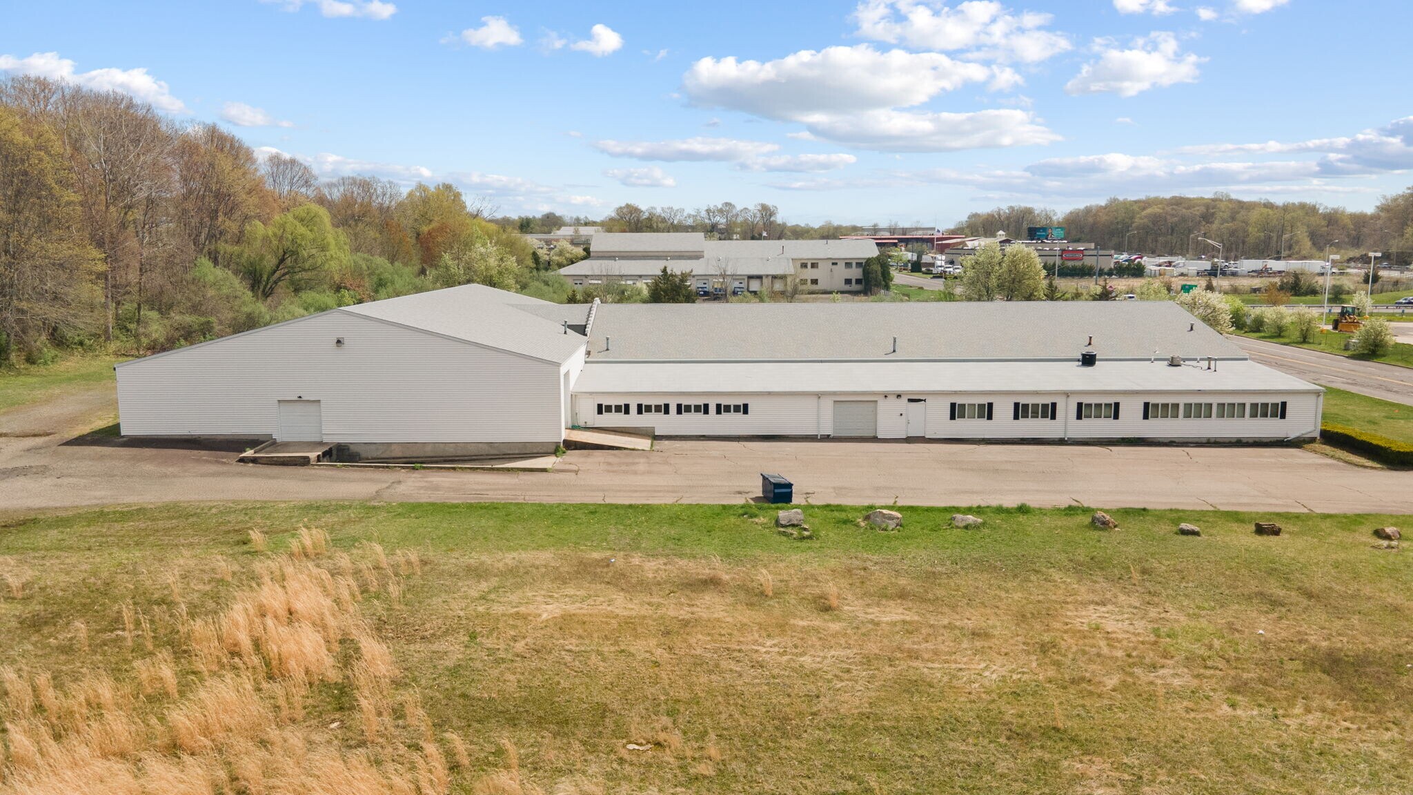 16 E Industrial Rd, Branford, CT à louer Photo principale– Image 1 sur 32