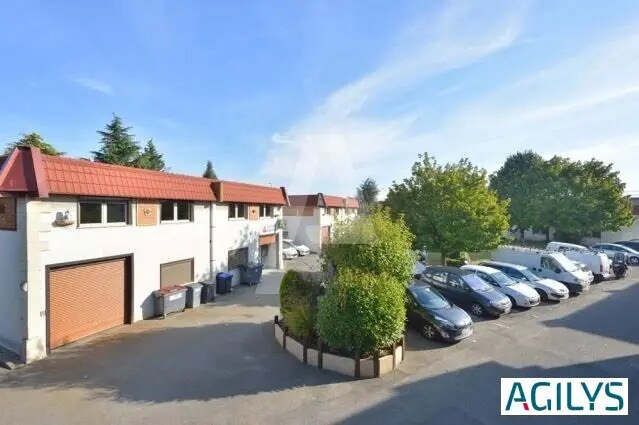 Local d’activités dans Massy à louer - Photo de l’immeuble – Image 1 sur 9