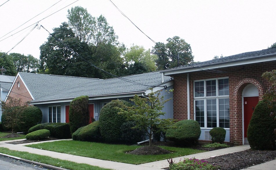 7804 Montgomery Ave, Elkins Park, PA à vendre - Photo de l’immeuble – Image 3 sur 35