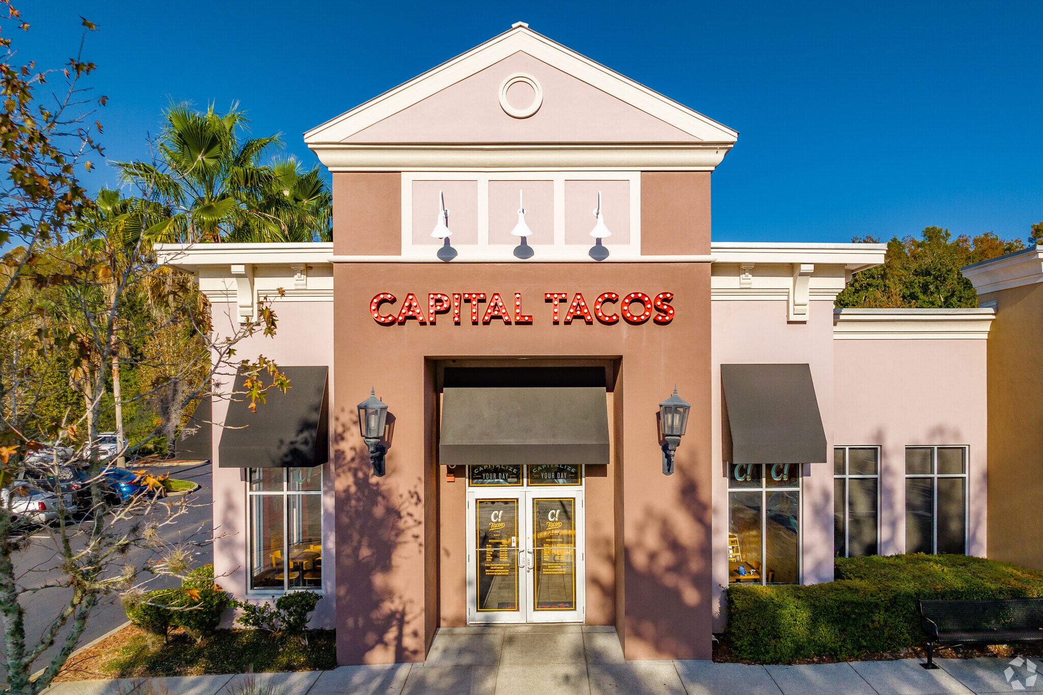 10720 State Road 54, New Port Richey, FL à louer Photo principale– Image 1 sur 16