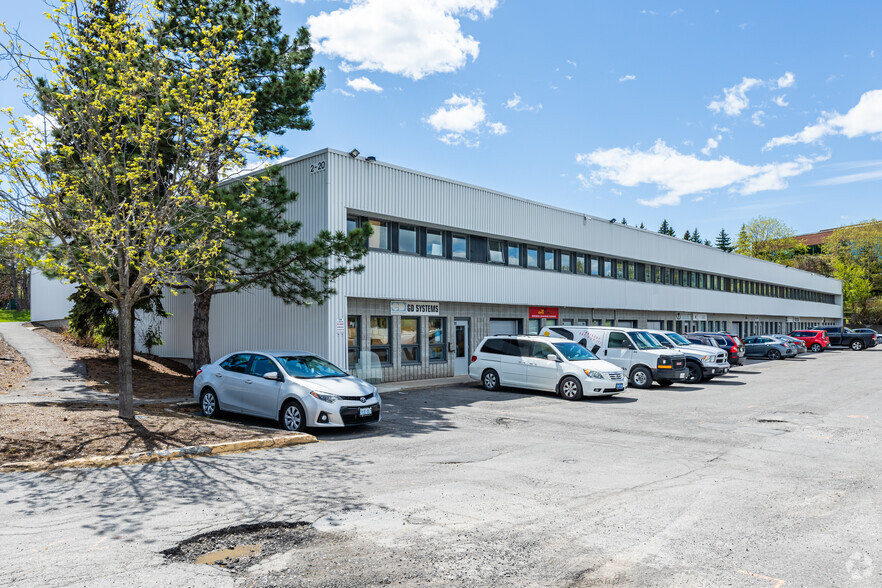 2285 St Laurent Blvd, Ottawa, ON à louer - Photo de l’immeuble – Image 3 sur 4