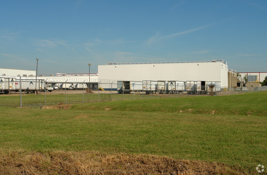 4240 Industrial Dr, Jackson, MS à louer - Photo de l’immeuble – Image 3 sur 3