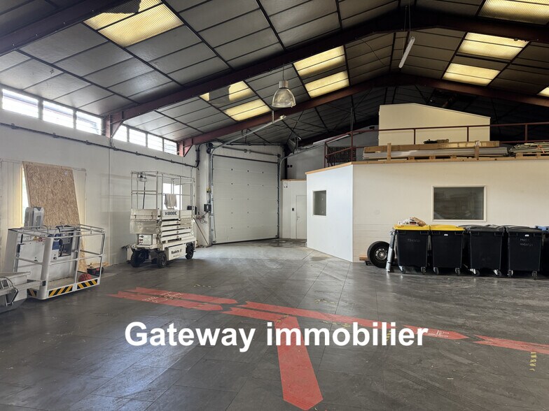 Industriel/Logistique dans Clermont-Ferrand à louer - Photo de l’immeuble – Image 2 sur 14