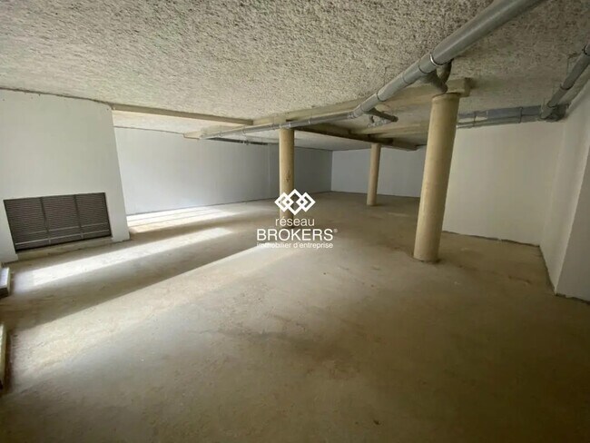Plus de détails pour Local commercial à vendre