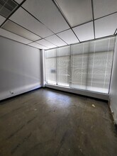 7851 Ogden Ave, Lyons, IL à louer Photo intérieure– Image 2 sur 2