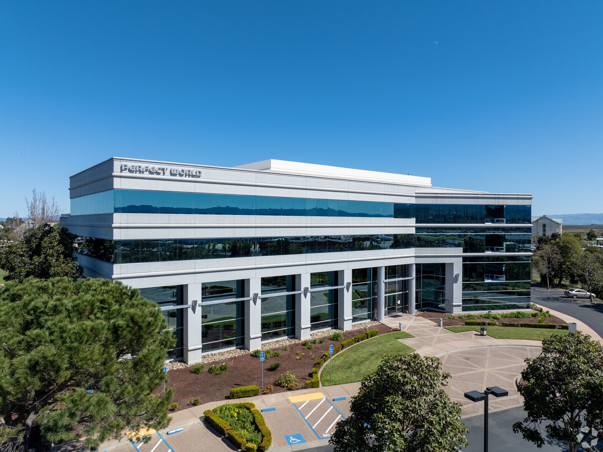 100 Redwood Shores Pky, Redwood City, CA à louer Photo principale– Image 1 sur 20