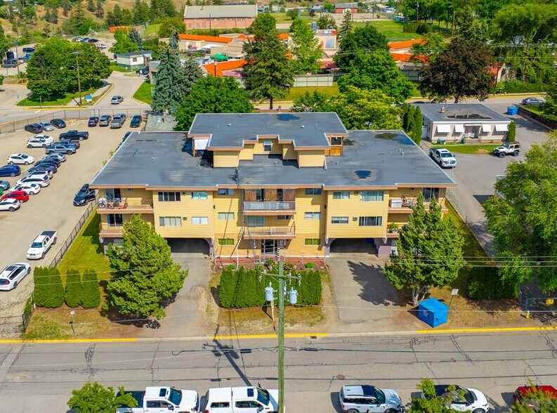 1903 32 St, Vernon, BC à vendre - Photo de l’immeuble – Image 2 sur 5
