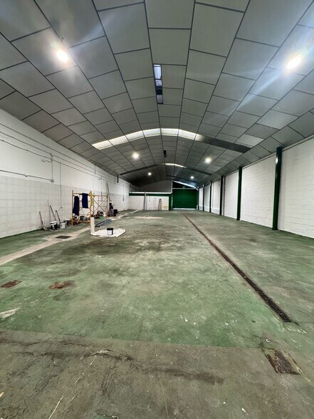 Calle de la Pirotécnia, 33, Madrid, Madrid à louer - Photo de l’immeuble – Image 2 sur 21