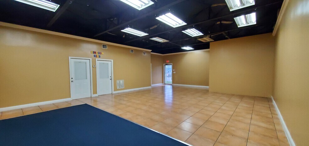 2223 NW 26th Ave, Miami, FL à louer - Photo de l’immeuble – Image 2 sur 9