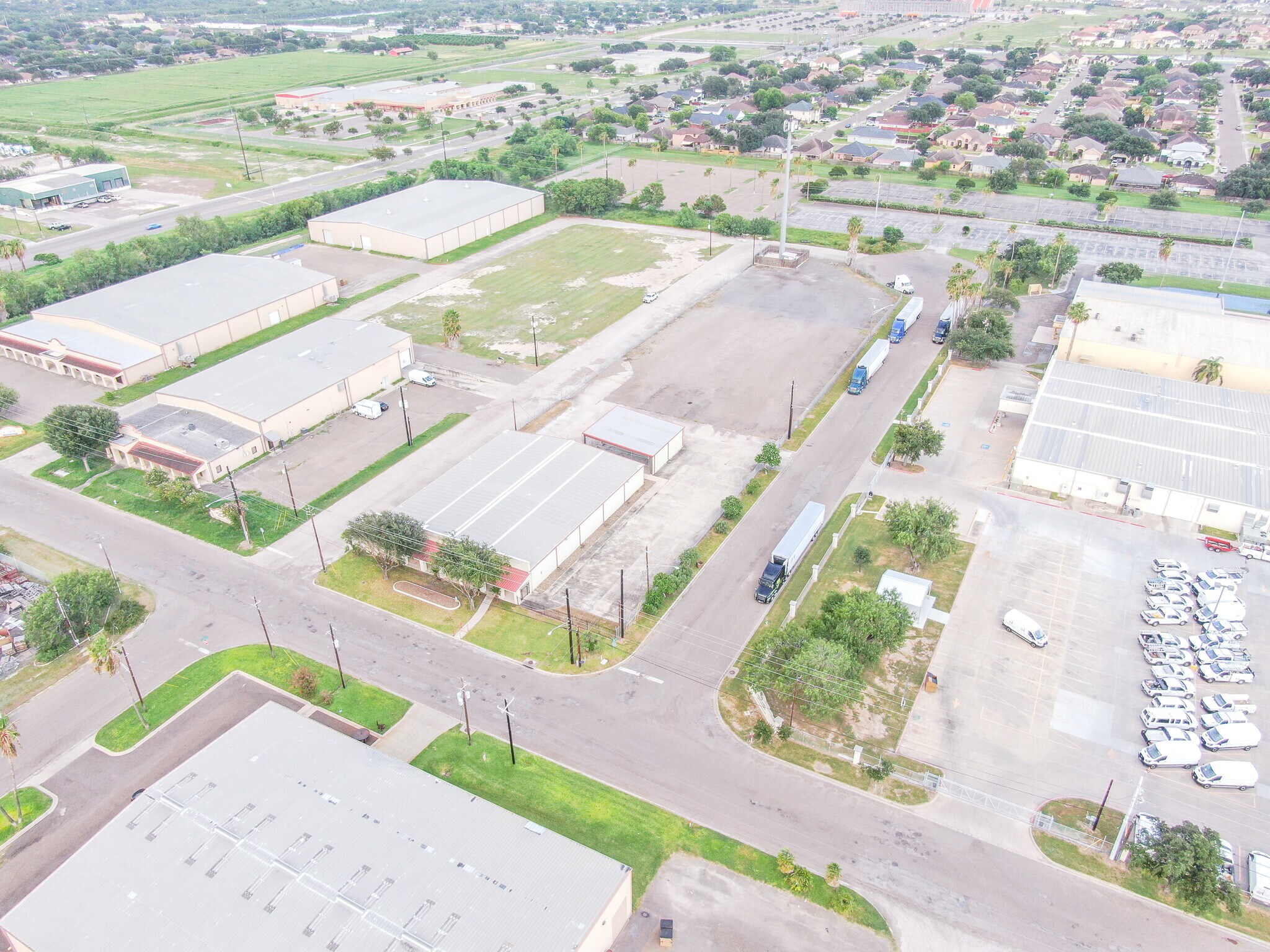 1718 S 28th Ave, Edinburg, TX à louer Photo de l’immeuble– Image 1 sur 30
