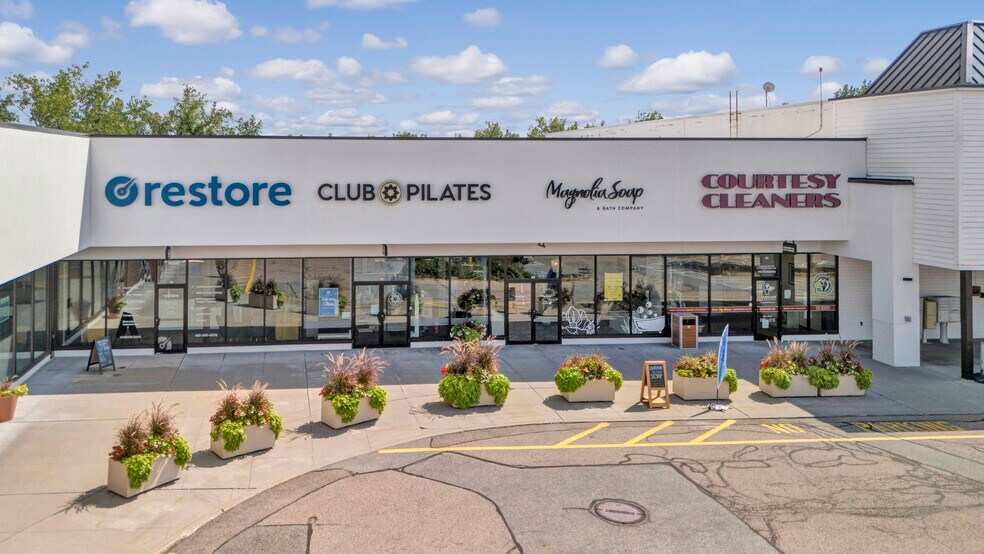 1000 Division St, East Greenwich, RI à louer - Photo de l’immeuble – Image 2 sur 9