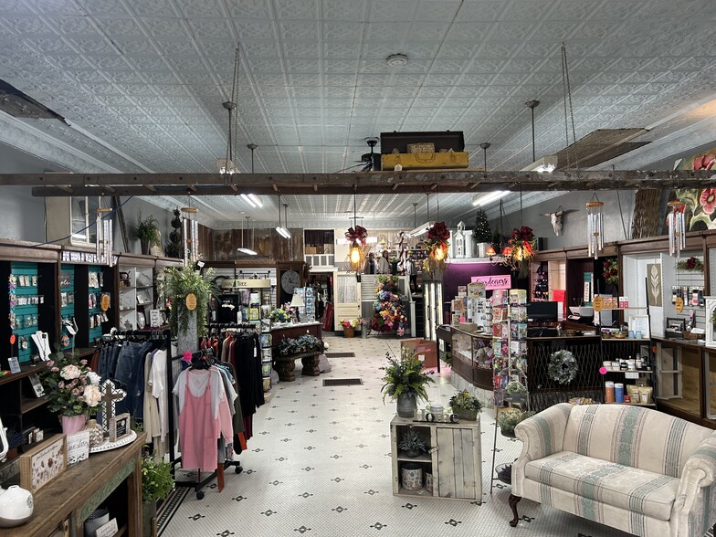 108 S Madison St, Bloomfield, IA à vendre - Photo intérieure – Image 3 sur 7