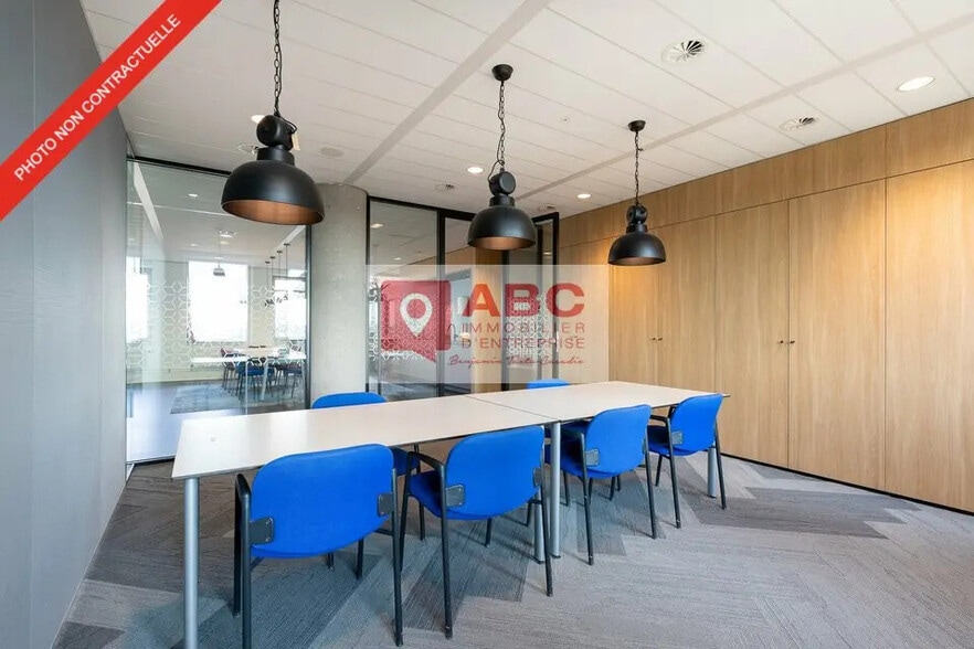 Bureau dans à louer - Photo intérieure – Image 1 sur 4