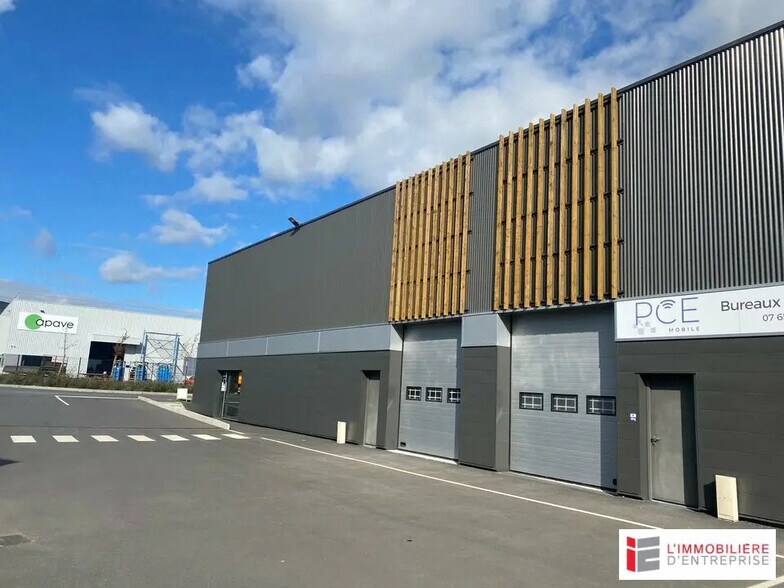Local d'activités dans Pacé à vendre - Photo de l’immeuble – Image 1 sur 3