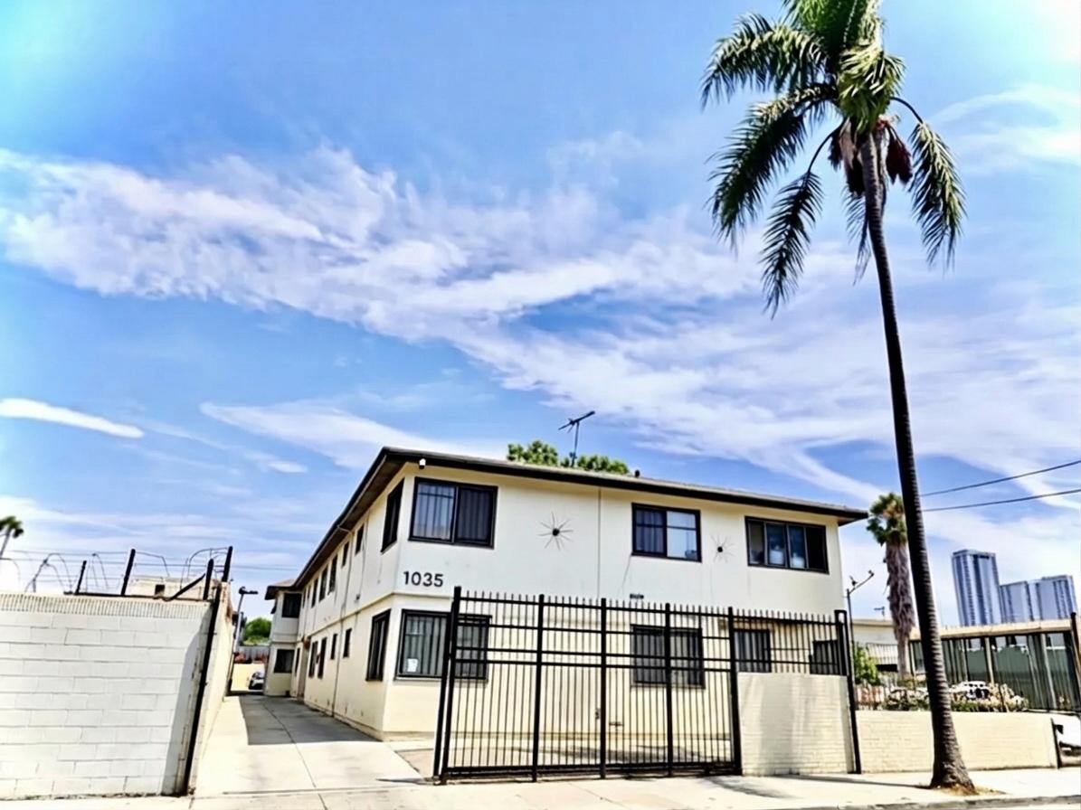 1035 W 17th St, Los Angeles, CA à vendre Photo principale– Image 1 sur 3