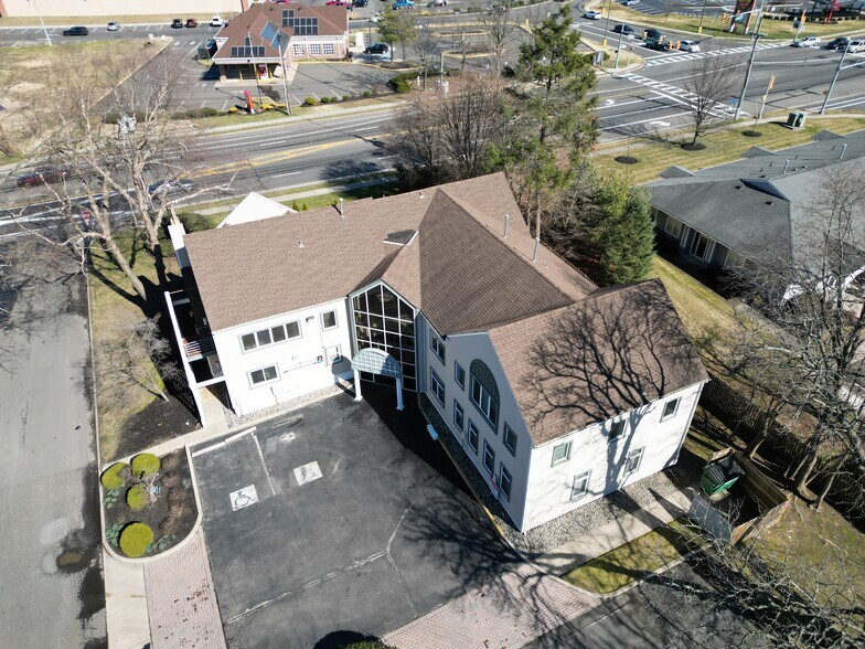 1816 Burlington-mt Holly Rd, Burlington, NJ à louer - Photo de l’immeuble – Image 2 sur 15
